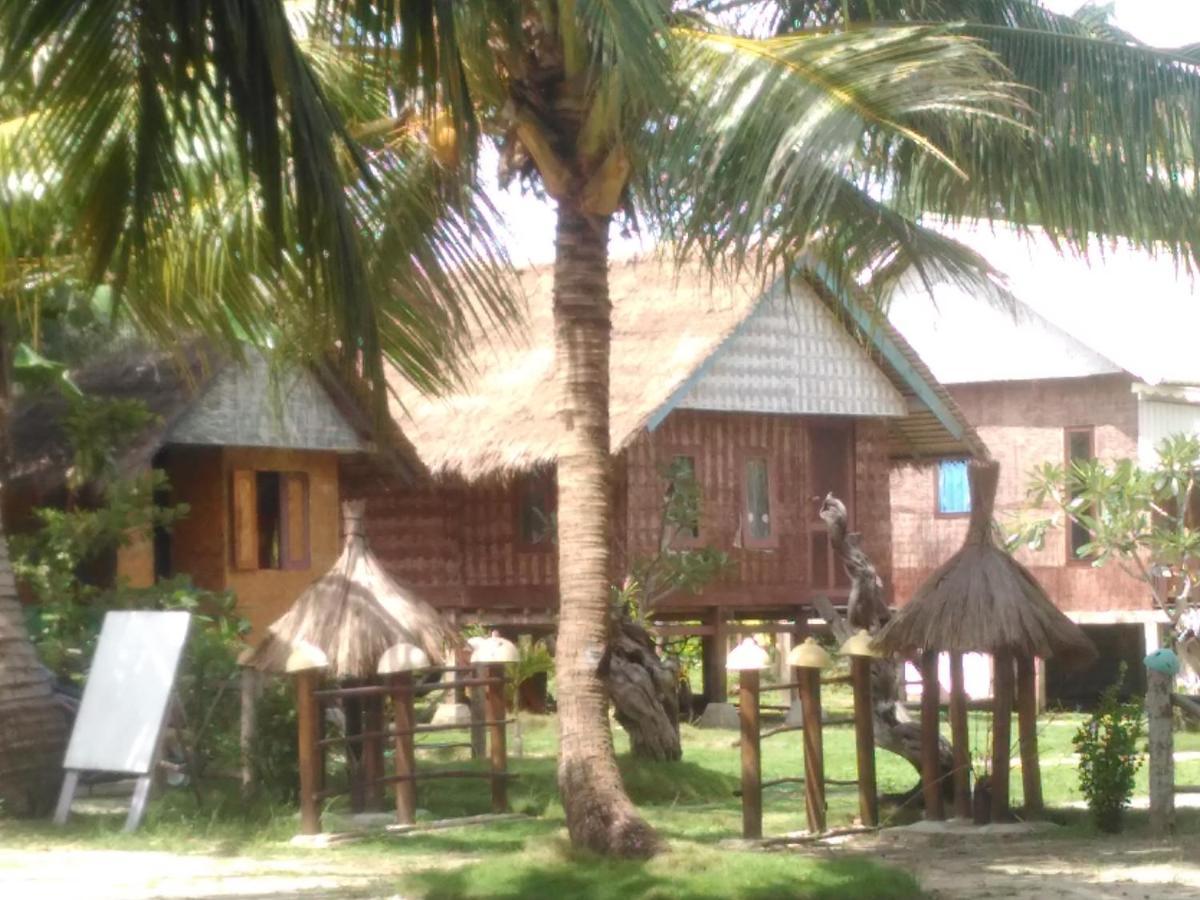 Asari Timo Cottage Karimunjawa Exterior photo