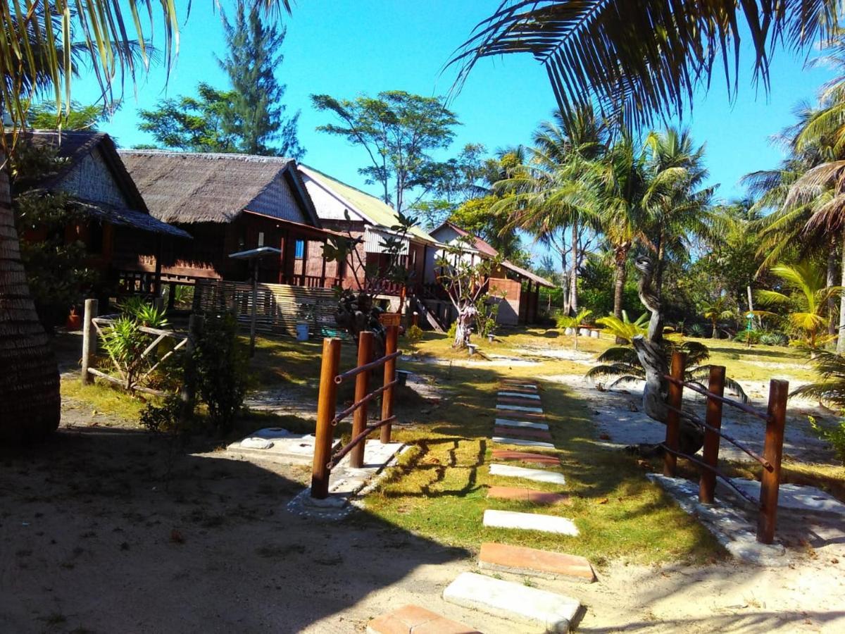 Asari Timo Cottage Karimunjawa Exterior photo